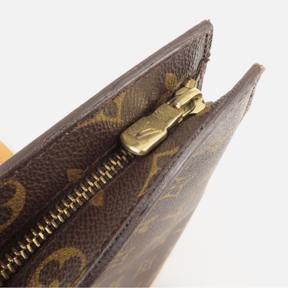 Louis Vuitton Bags - Picture 10 of 16